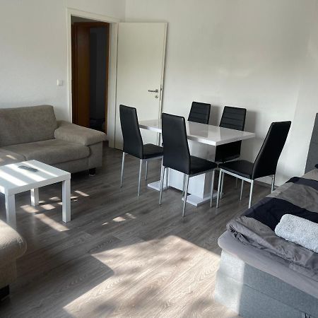Apartment Bis Zu 8 Einzelbetten Stellplatz Wifi Essen Exterior photo