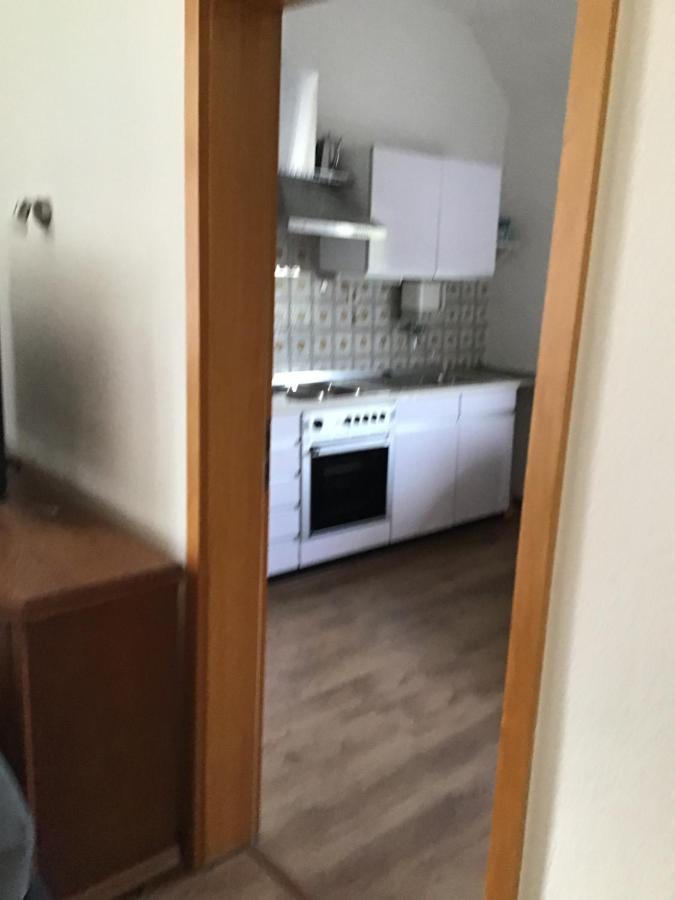 Apartment Bis Zu 8 Einzelbetten Stellplatz Wifi Essen Exterior photo