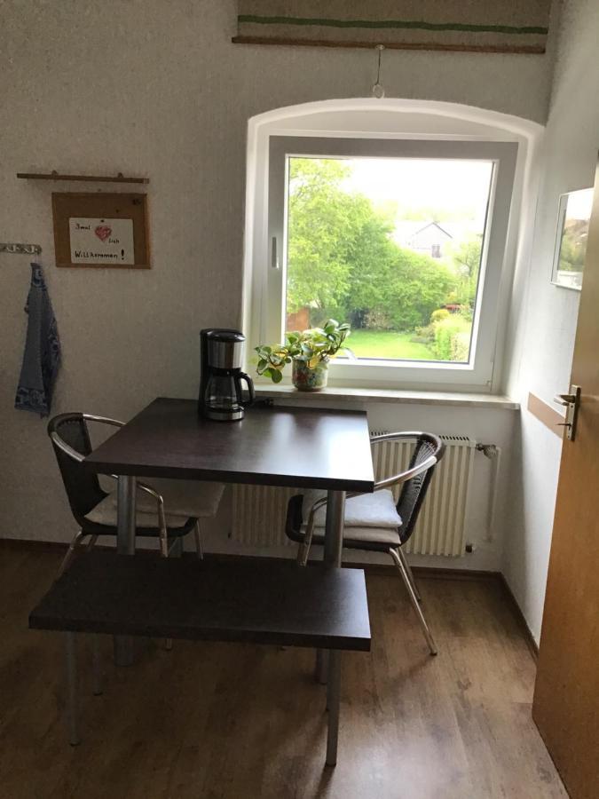 Apartment Bis Zu 8 Einzelbetten Stellplatz Wifi Essen Exterior photo